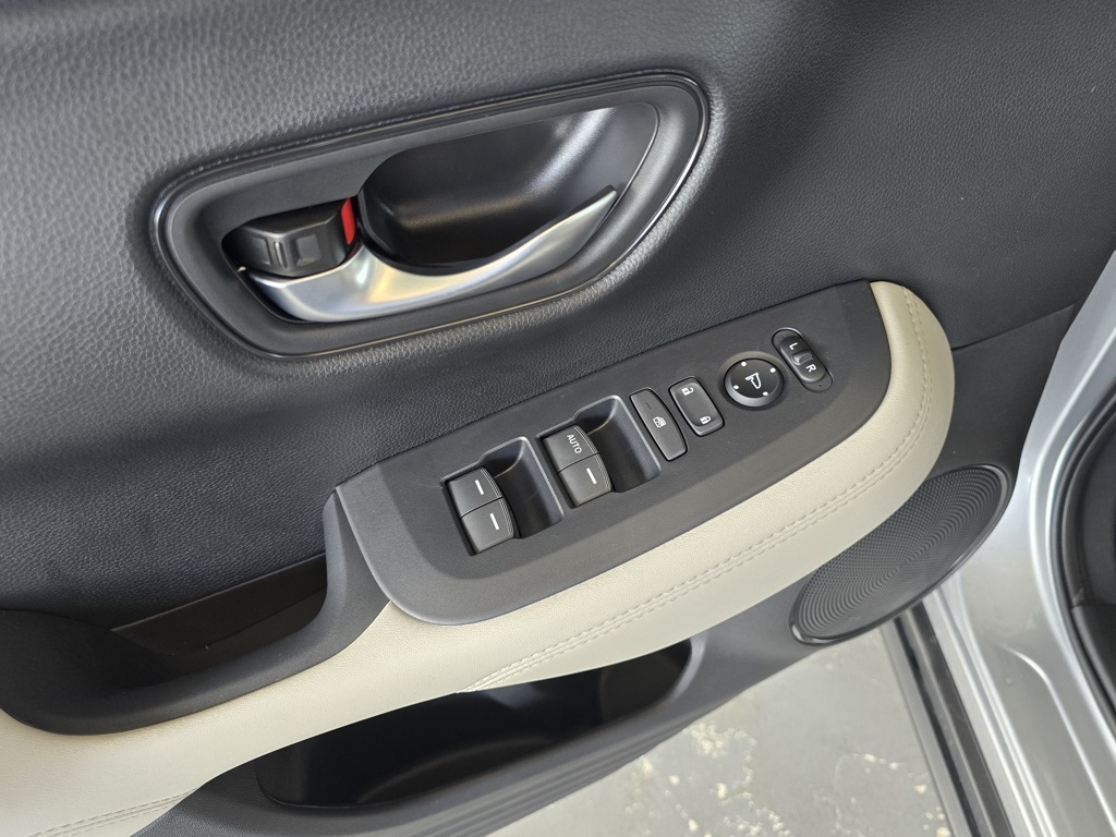 2026 Honda HR-V LX photo 18