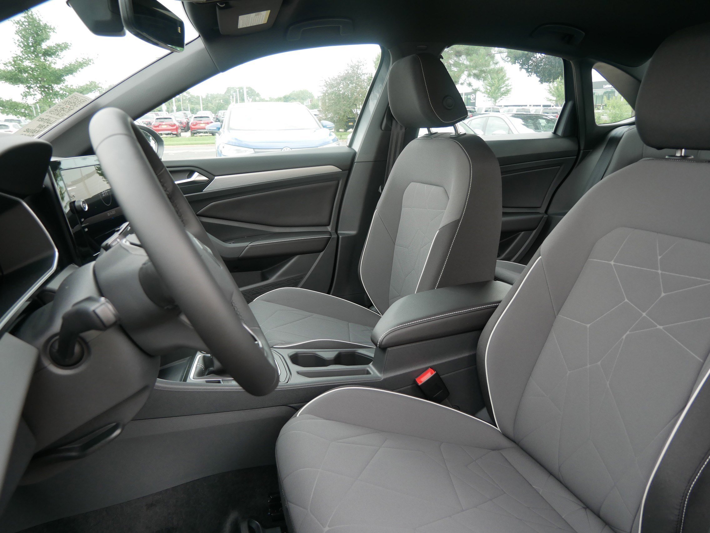 2025 Volkswagen Jetta Sport photo 4