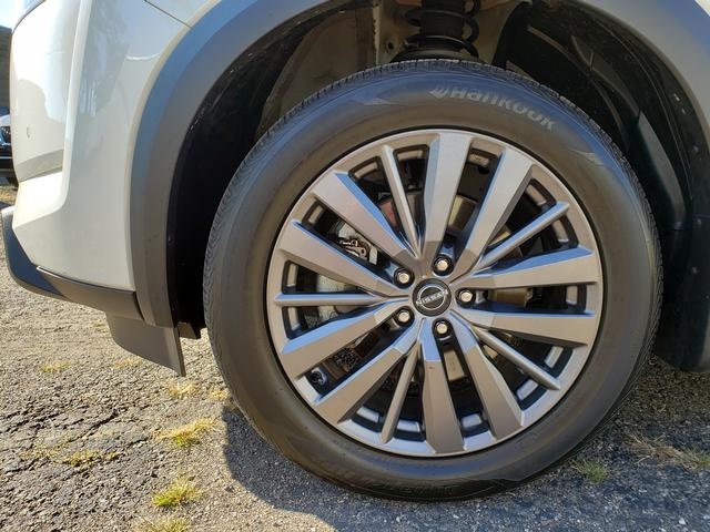 2023 Nissan Pathfinder SL photo 21