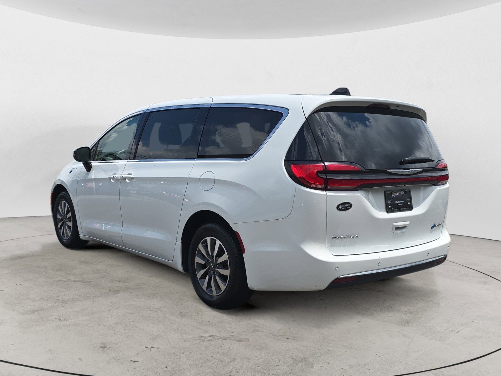 2023 Chrysler Pacifica Hybrid Touring L photo 4