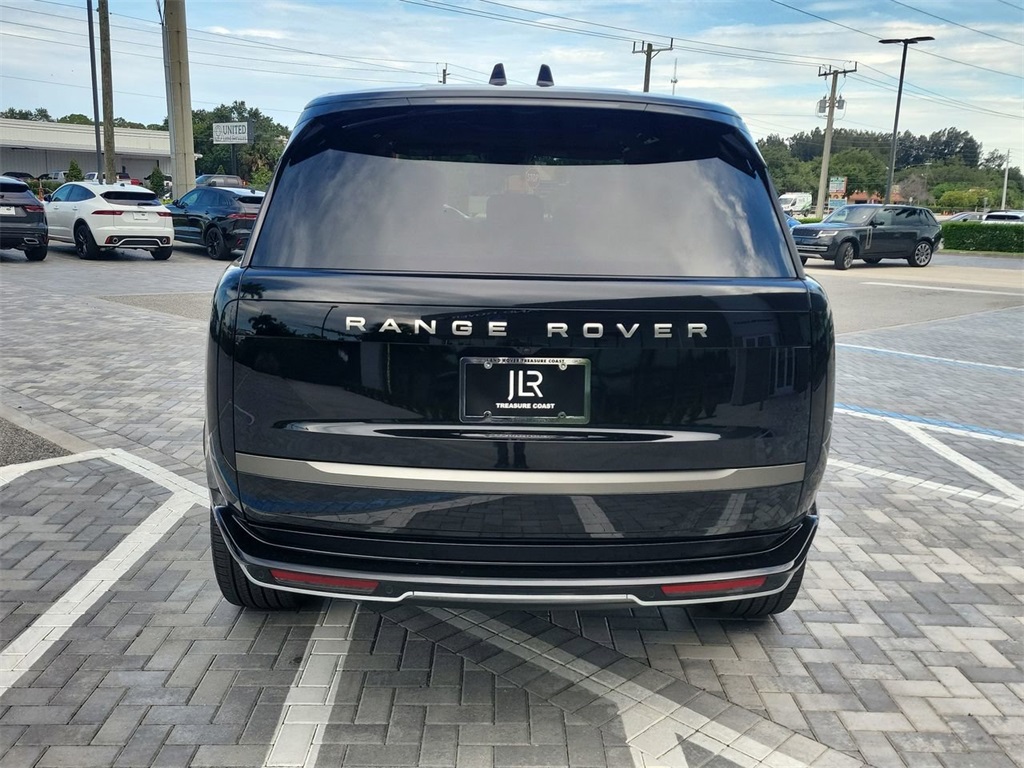 2025 Land Rover Range Rover SE photo 4