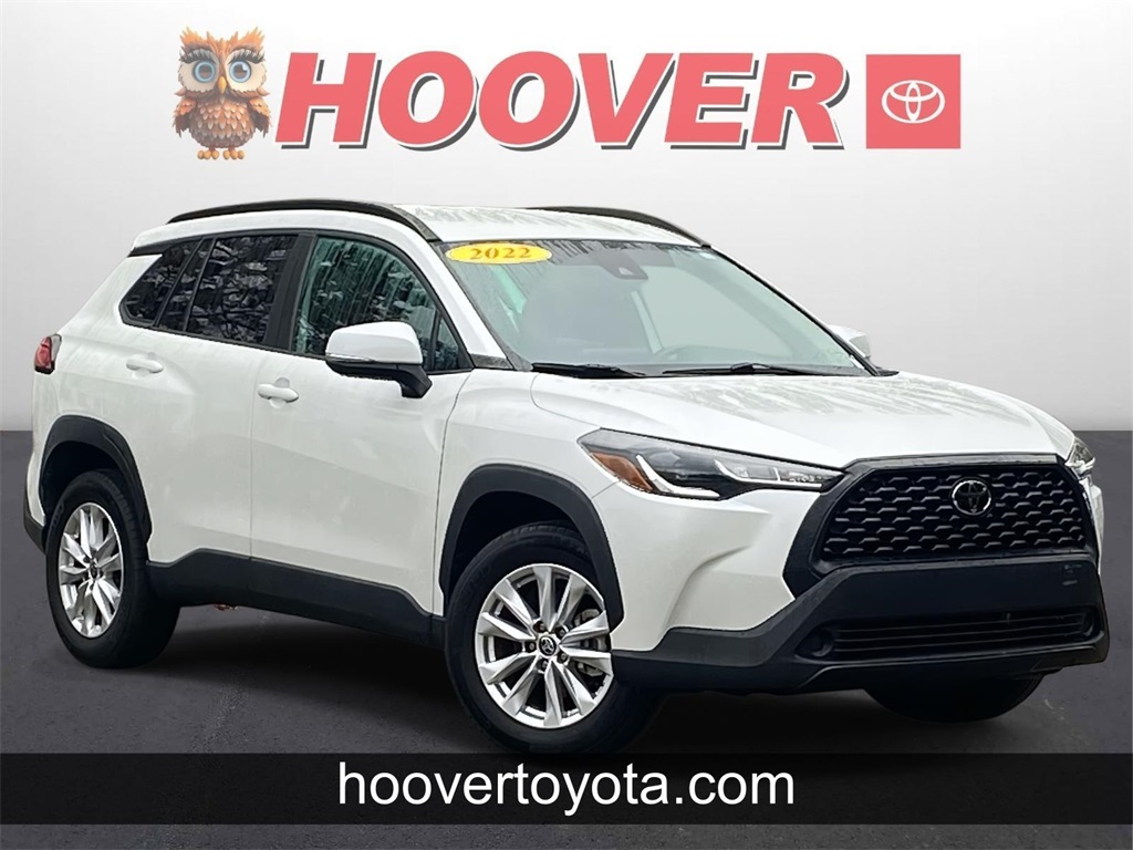 2022 Toyota Corolla Cross LE's photo