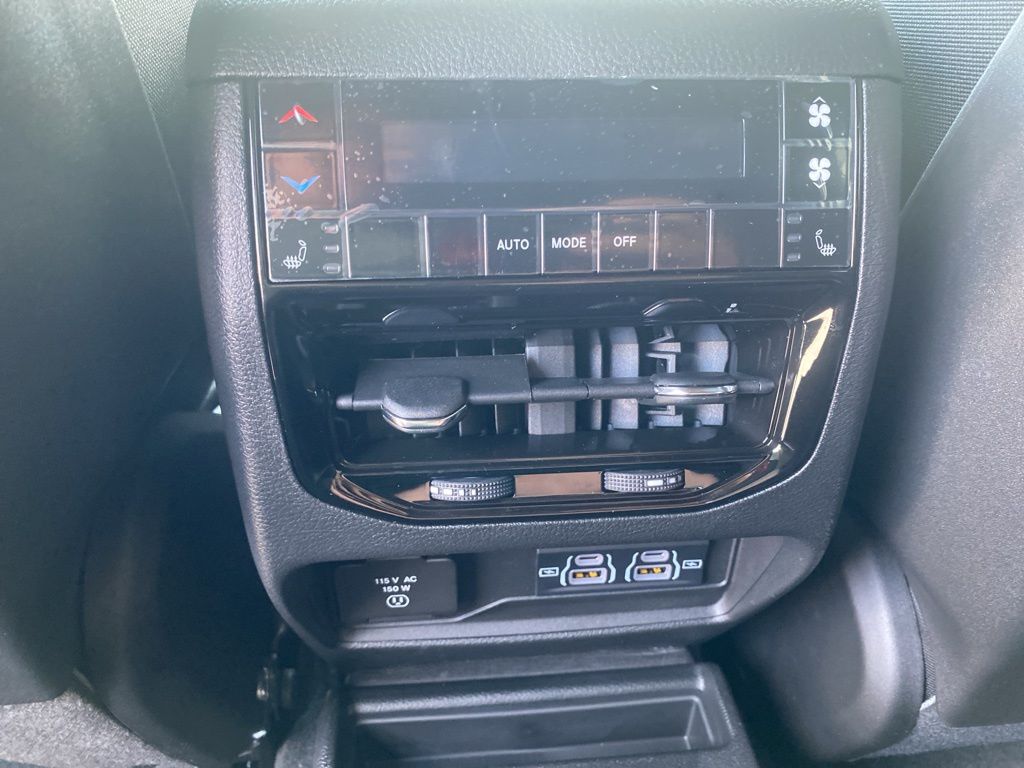 2025 Jeep Grand Cherokee Limited photo 21