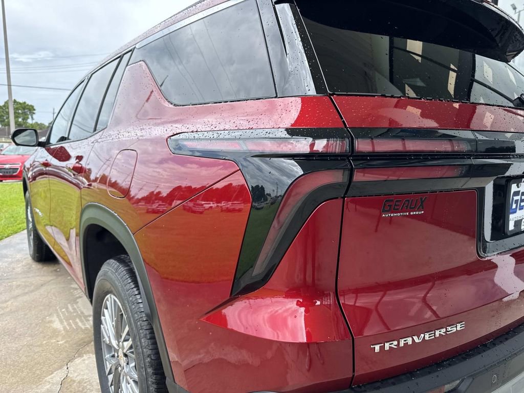 2025 Chevrolet Traverse photo 5