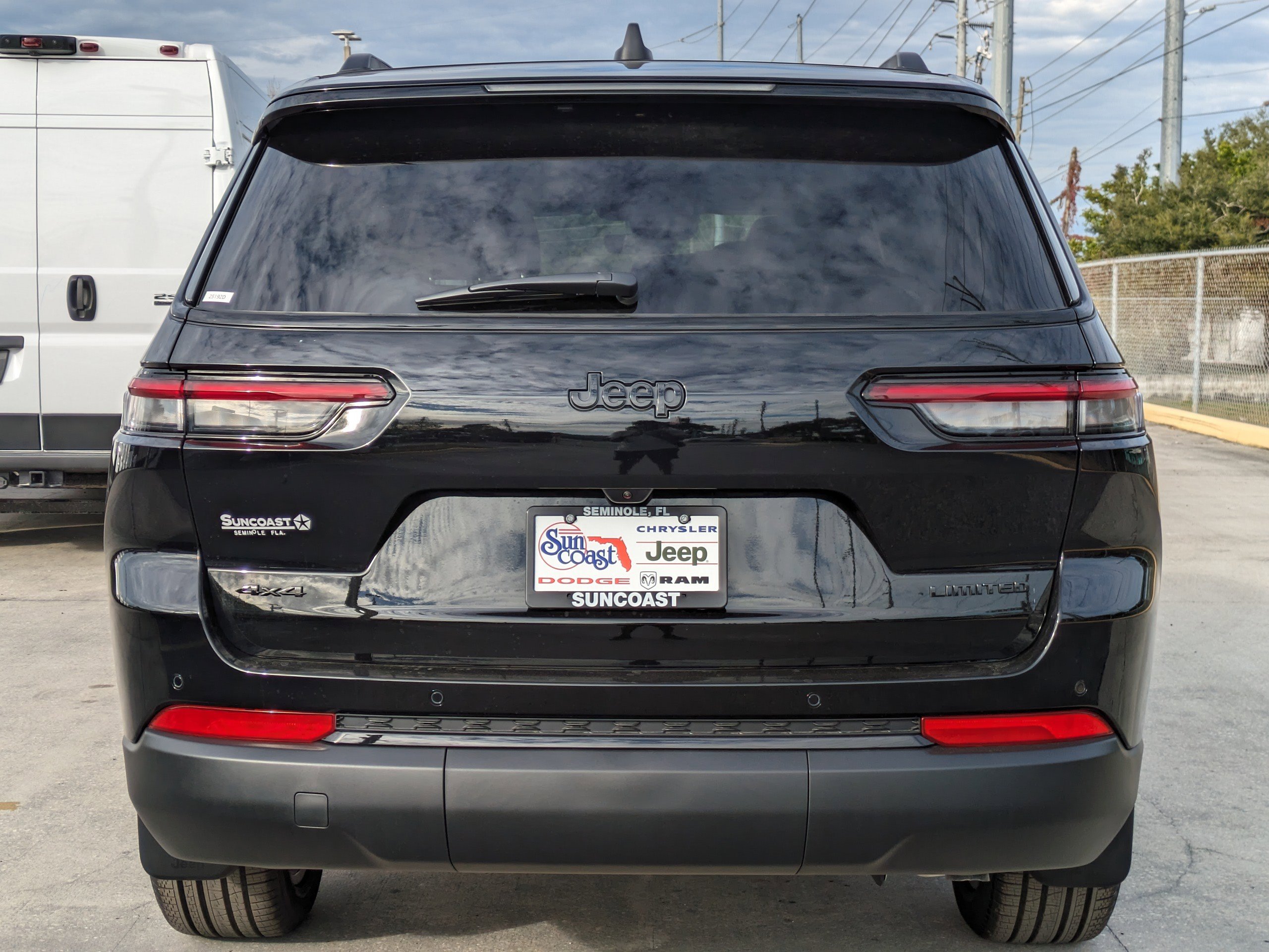 2025 Jeep Grand Cherokee Limited photo 4