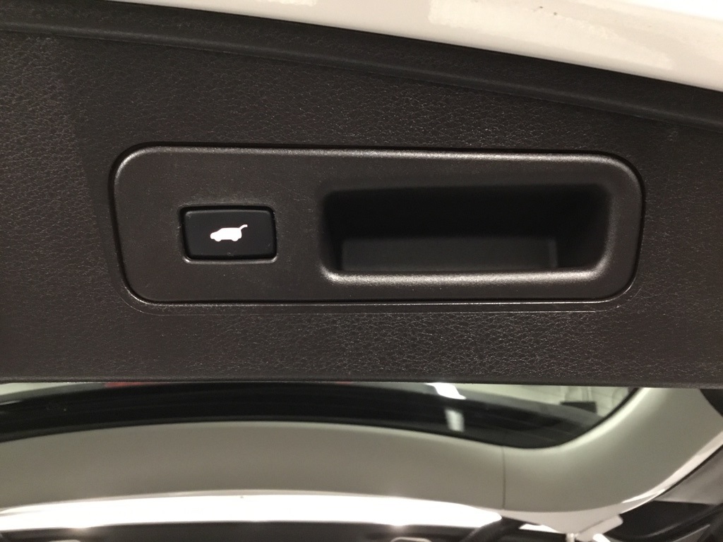 2020 Acura MDX SH-AWD photo 11