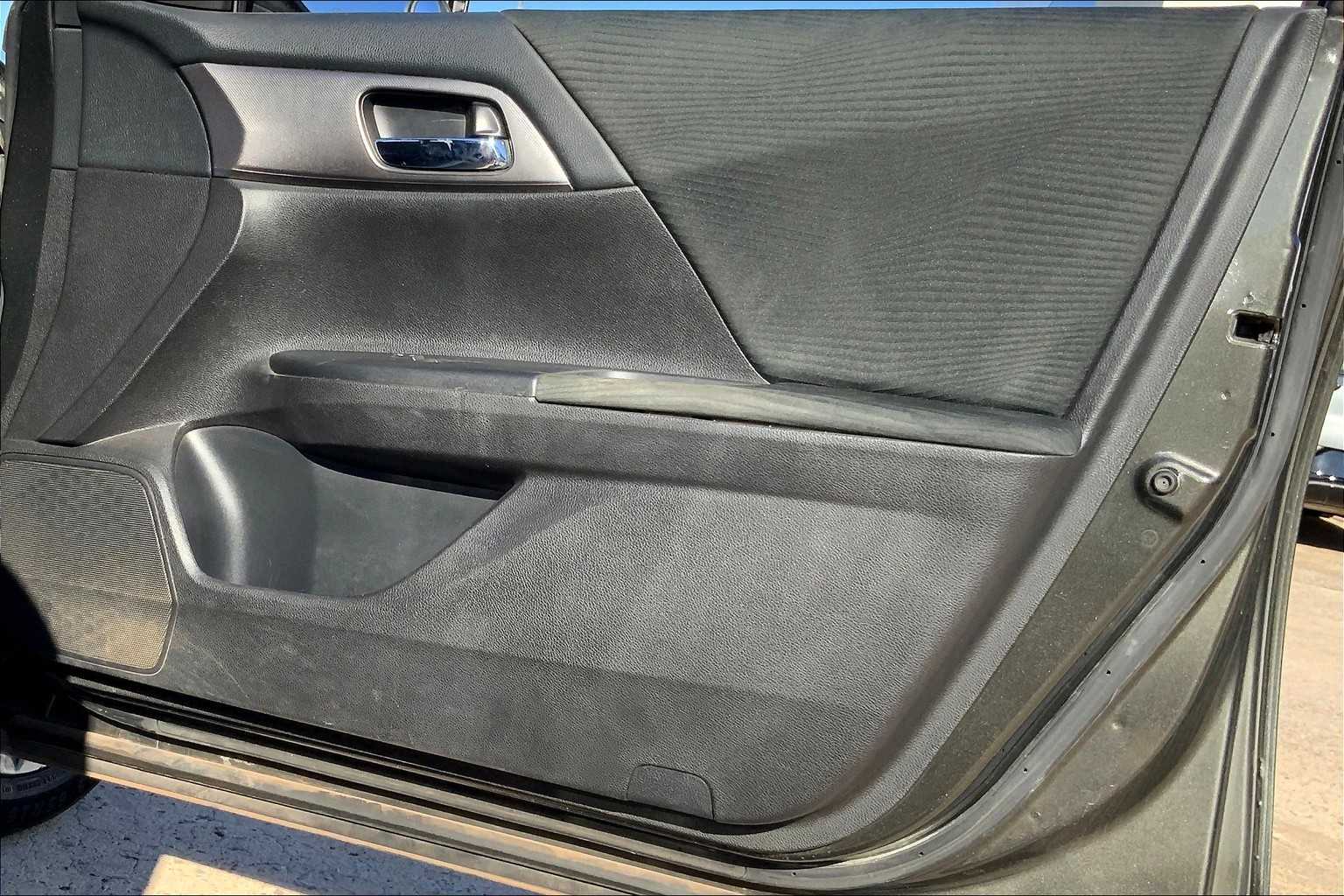 2014 Honda Accord LX photo 19