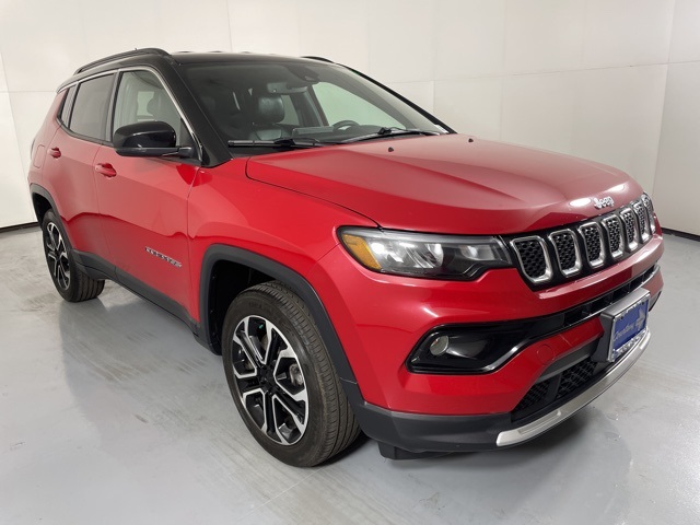2023 Jeep Compass Limited photo 2