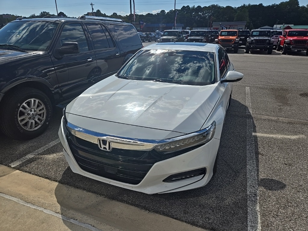 2018 Honda Accord Touring photo 2
