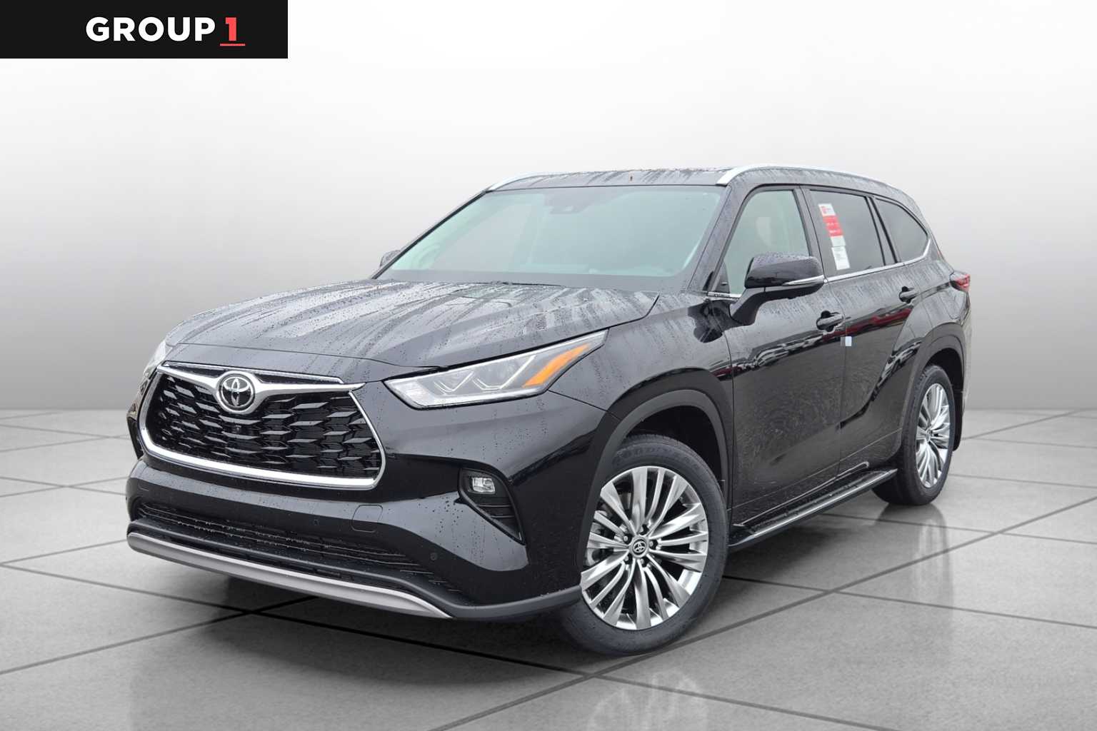 2026 Toyota Highlander Platinum's photo