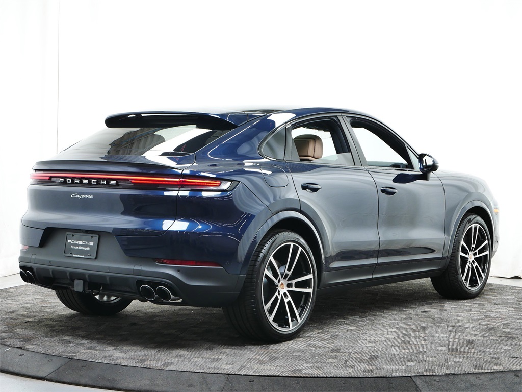 2025 Porsche Cayenne Coupe Base photo 4