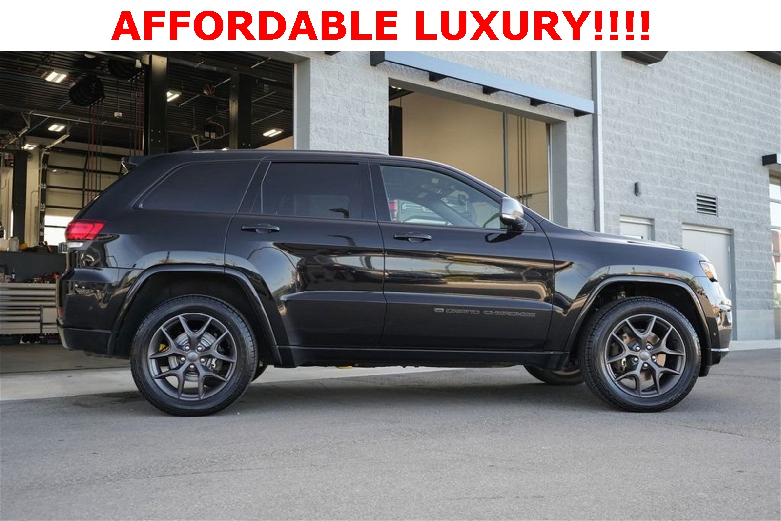 2021 Jeep Grand Cherokee 80th Edition's photo