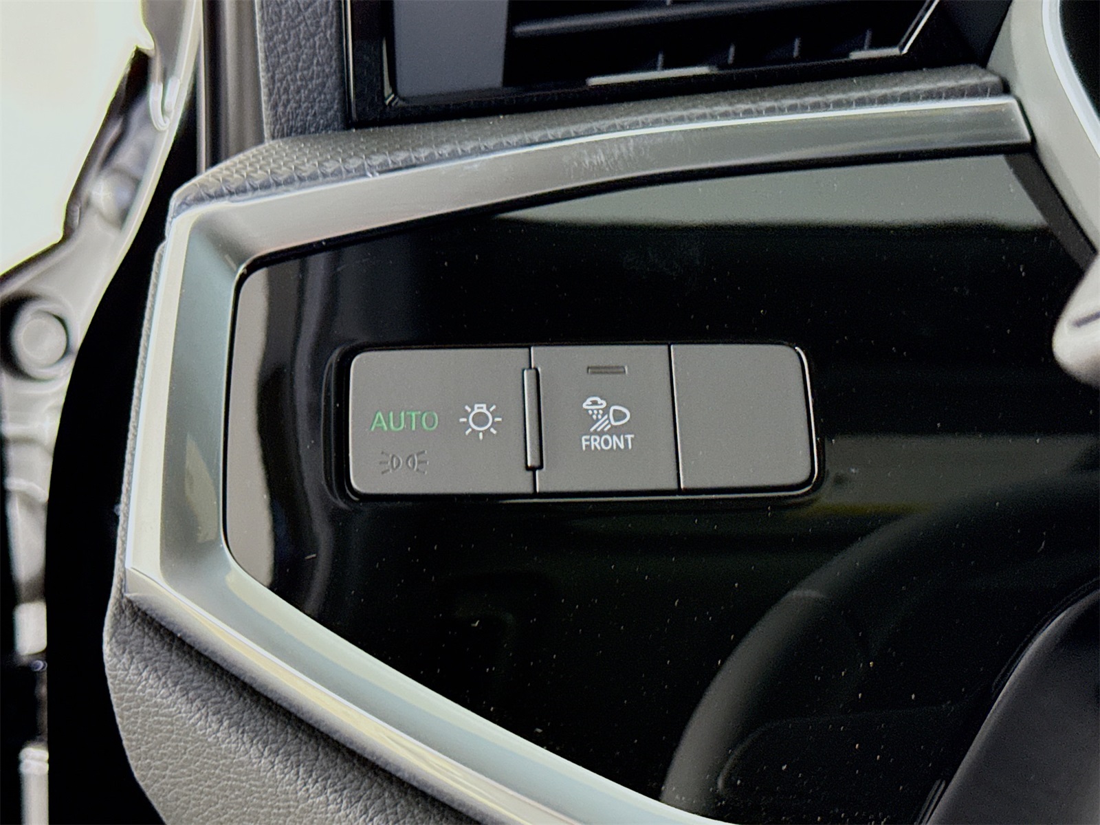 2025 Audi Q3 S line Premium photo 10