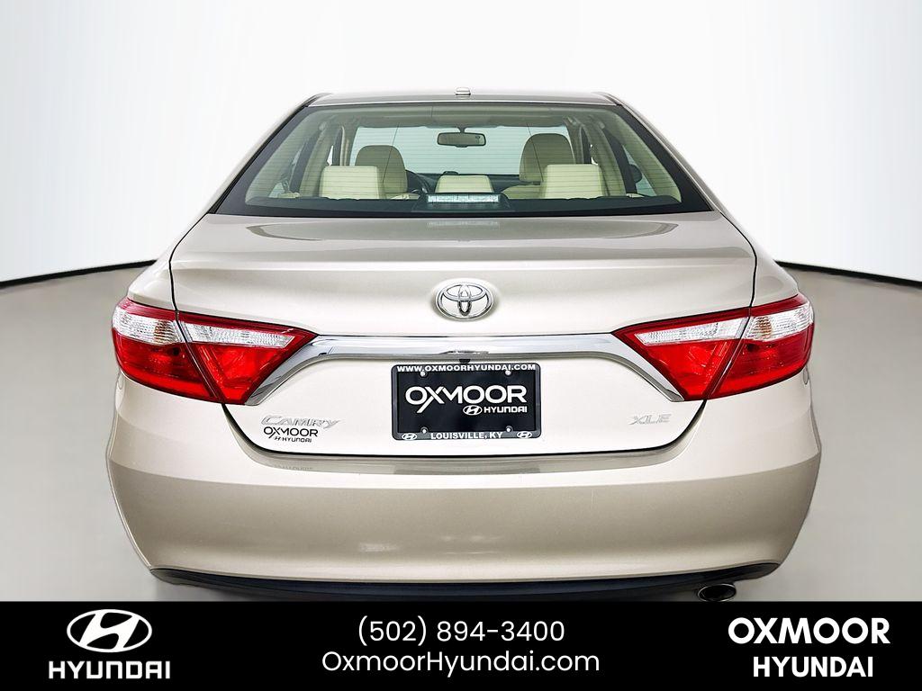2017 Toyota Camry XLE photo 6