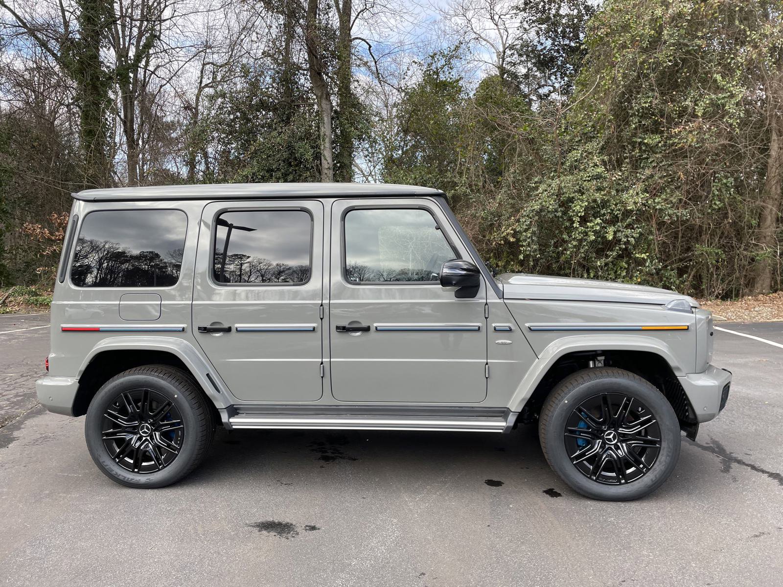 2025 Mercedes Benz G photo 4