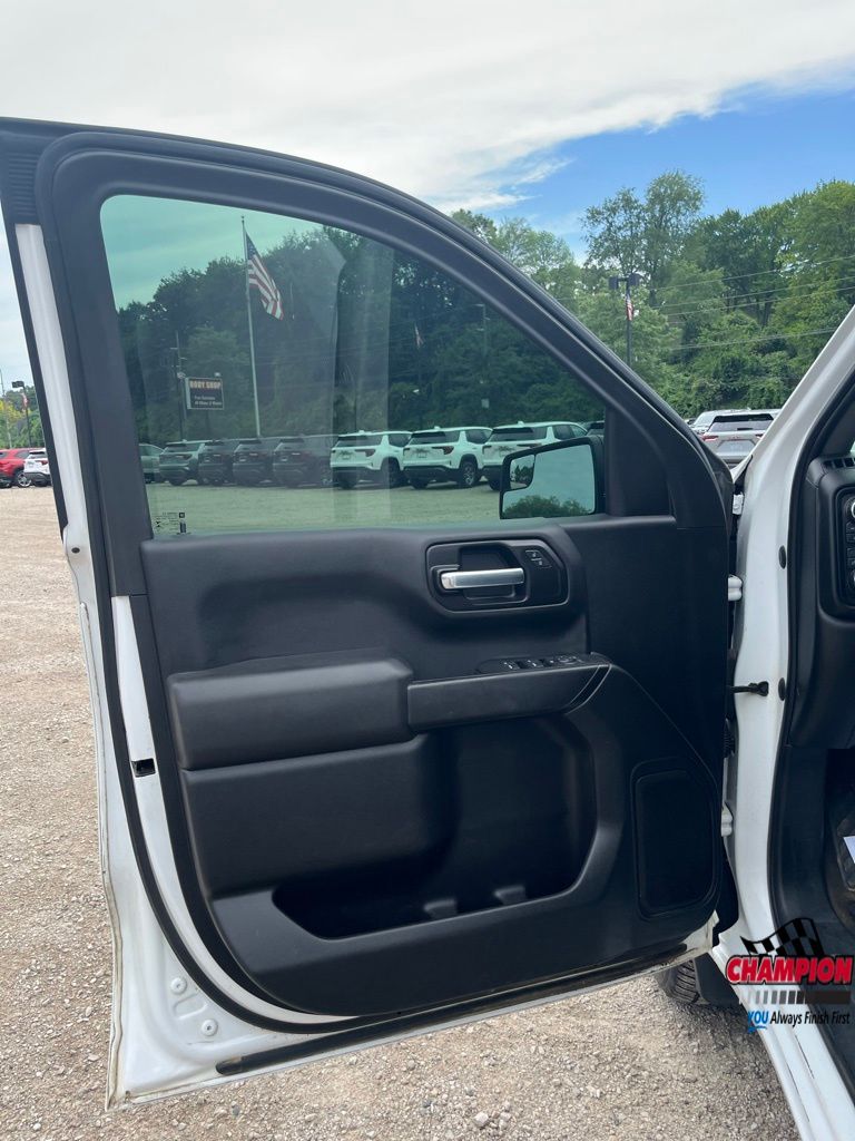 2020 Chevrolet Silverado 1500 Custom photo 5