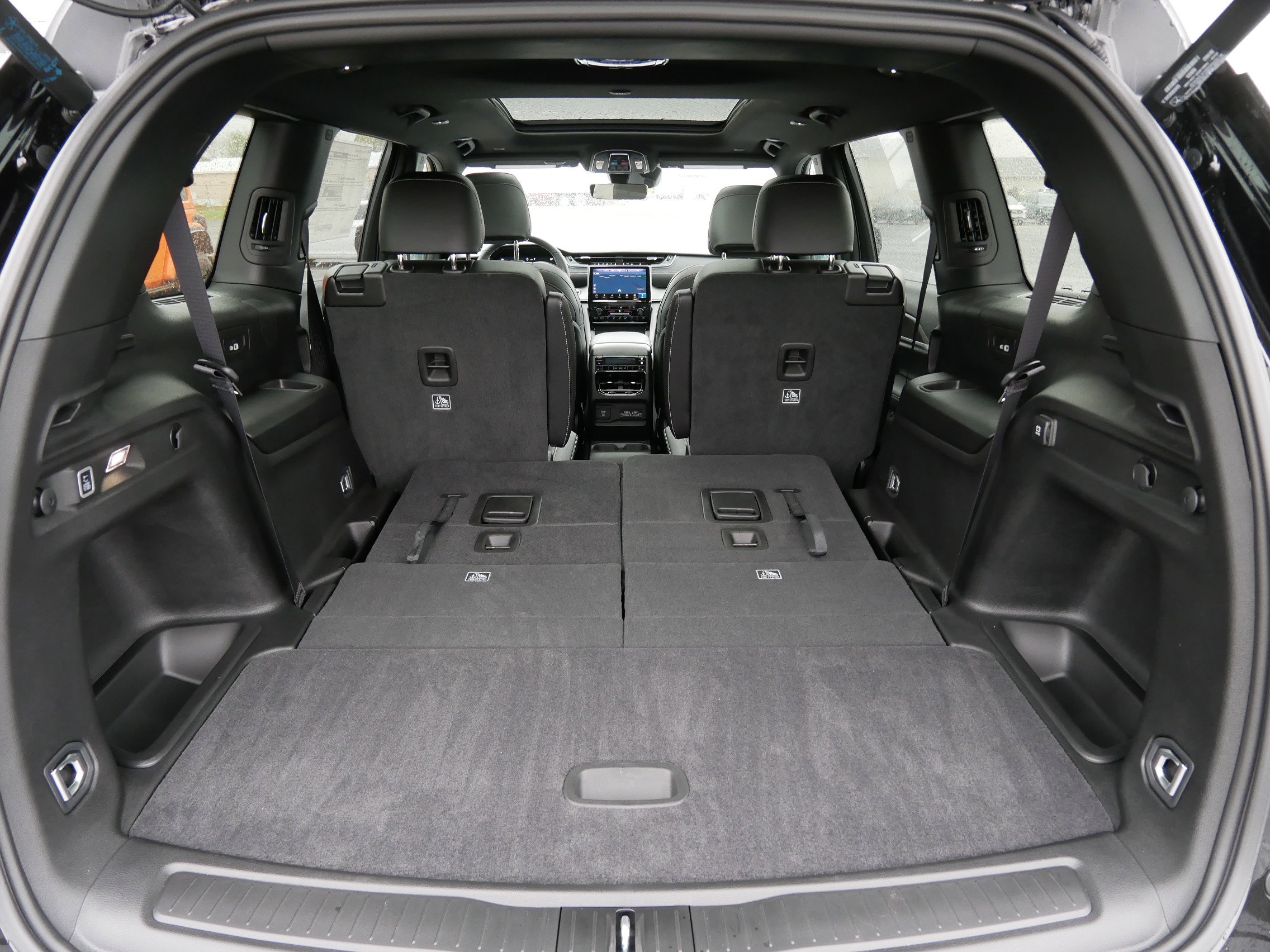 2025 Jeep Grand Cherokee Limited photo 4