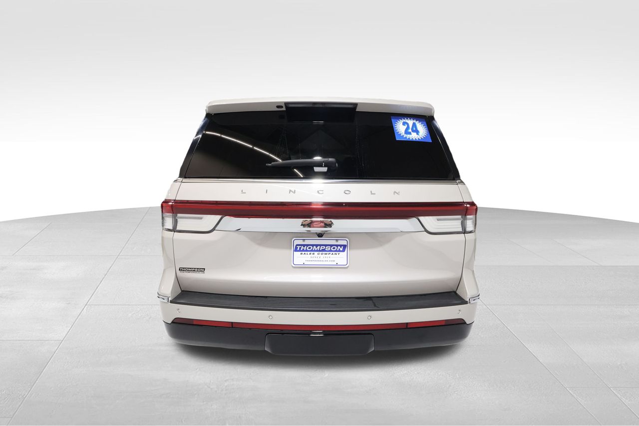 2024 Lincoln Navigator Reserve photo 3