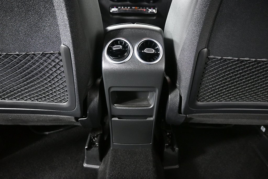 2024 Mercedes Benz GLB 250 photo 14