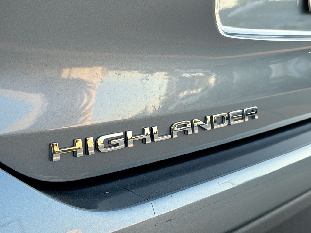 2022 Toyota Highlander XLE photo 4