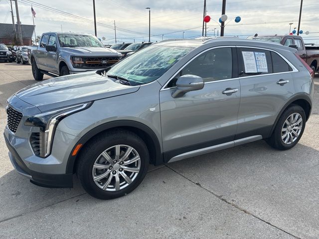 2023 Cadillac XT4 Premium Luxury photo 3