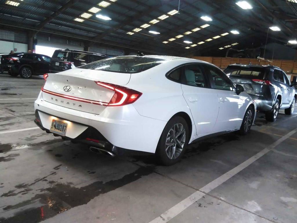 2023 Hyundai Sonata SEL photo 2