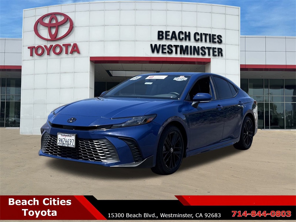 2025 Toyota Camry SE photo 5