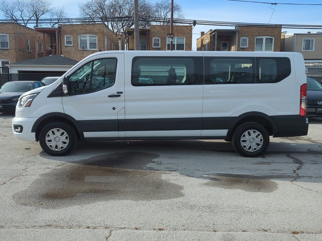 2023 Ford Transit Passenger XLT photo 4