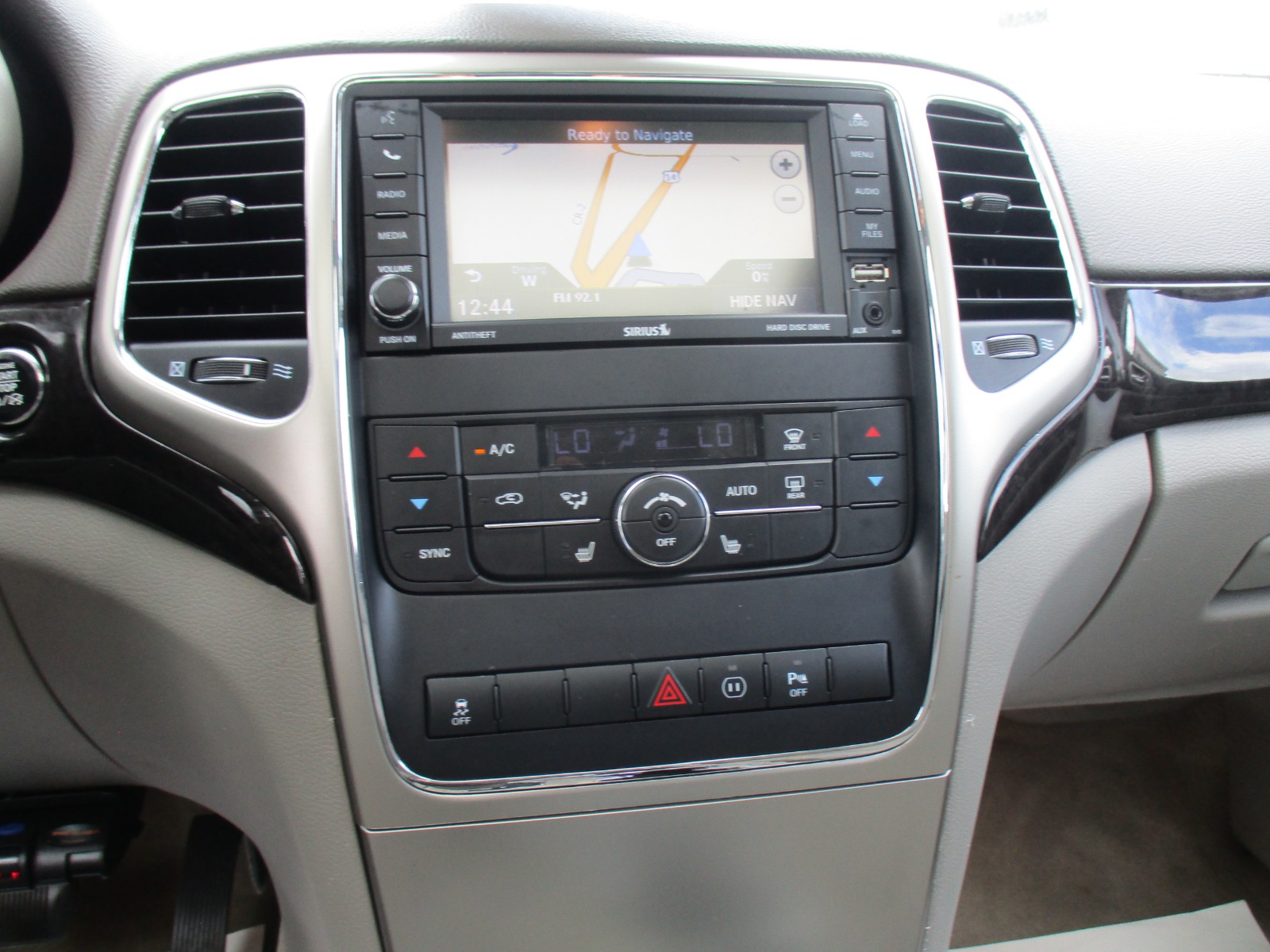 2012 Jeep Grand Cherokee Laredo photo 9