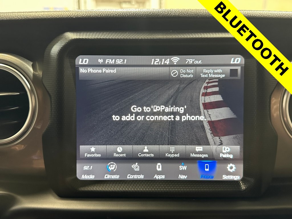 2020 Jeep Wrangler Unlimited Sahara photo 17
