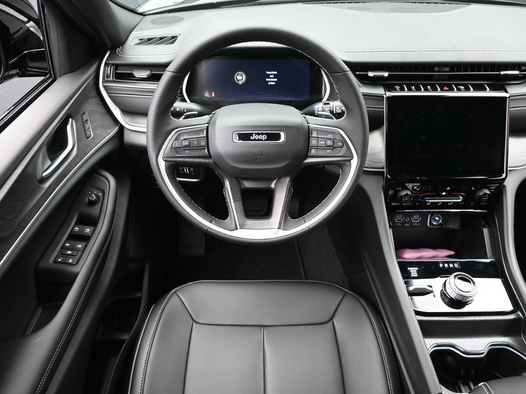 2025 Jeep Grand Cherokee Limited photo 10