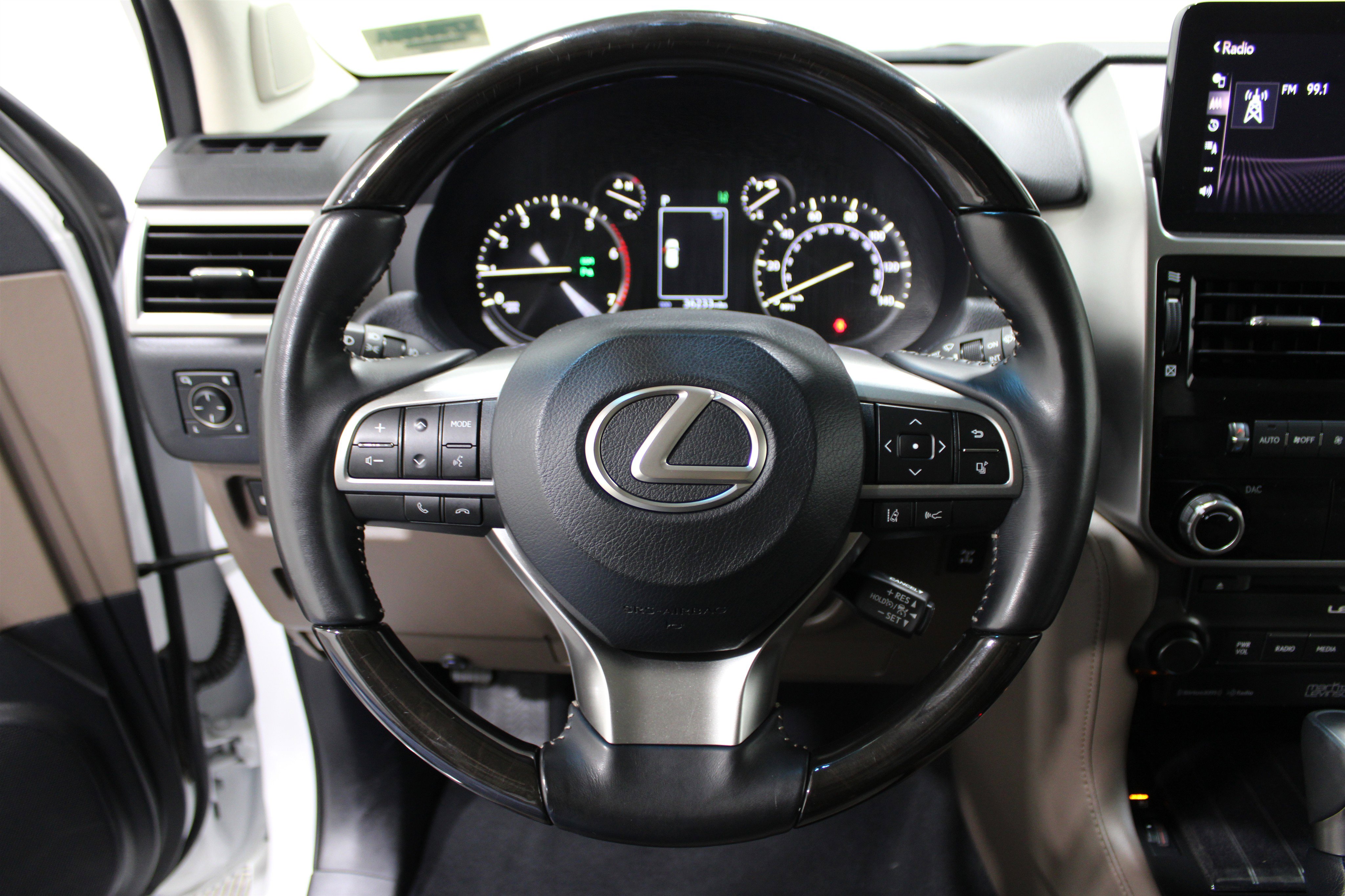 2023 Lexus GX 460 Premium photo 4