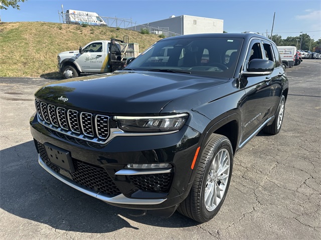 2022 Jeep Grand Cherokee Summit photo 2