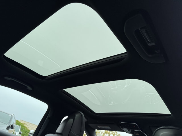 2025 Mercedes Benz C 300 4MATIC photo 2
