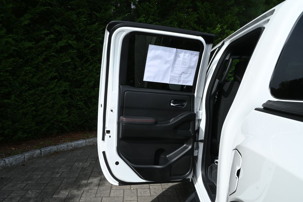 2023 Nissan Frontier PRO-4X photo 27