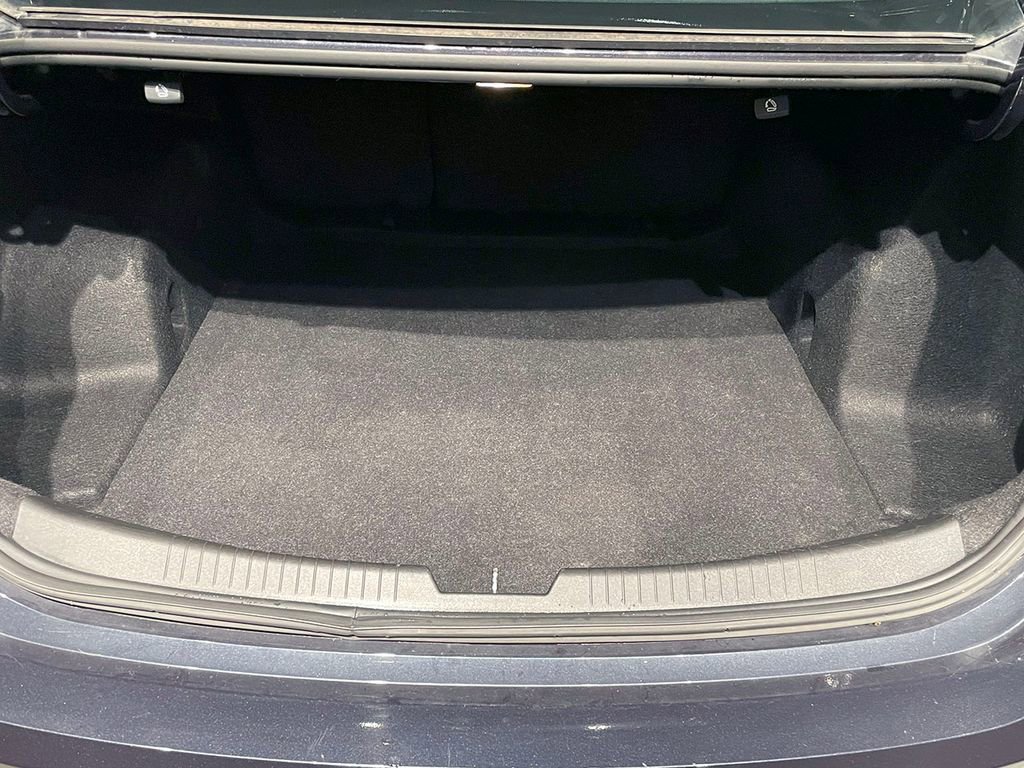 2022 Chevrolet Malibu LS photo 4