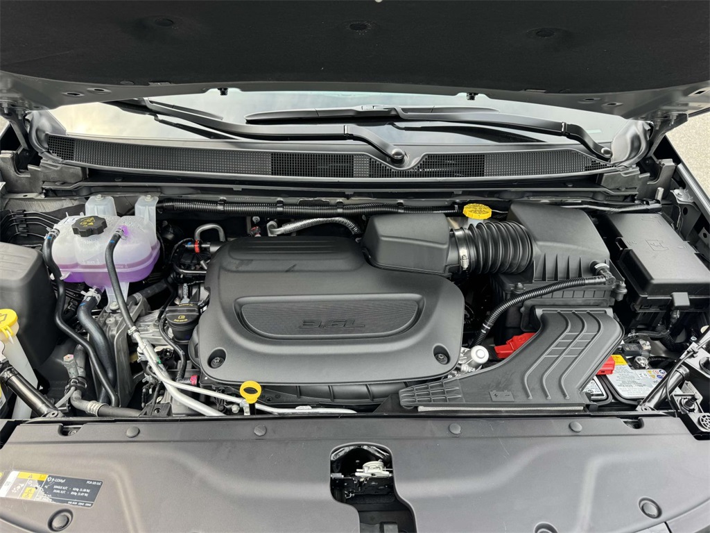 2025 Chrysler Pacifica photo 11