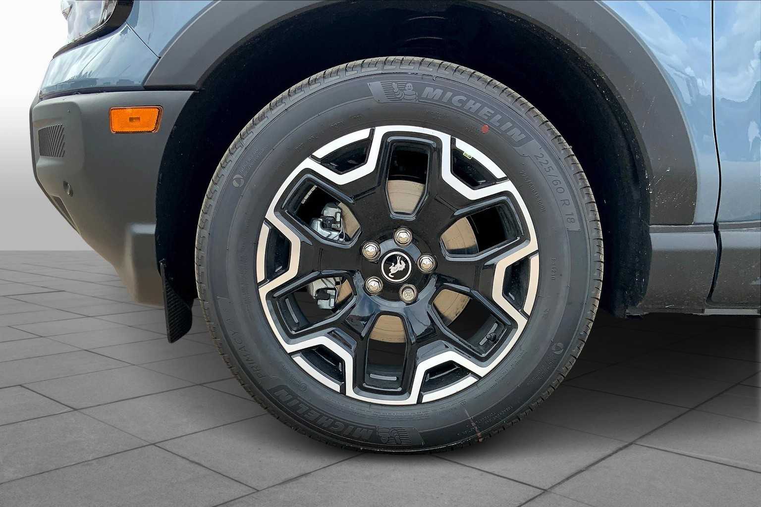 2025 Ford Bronco Sport Outer Banks photo 11