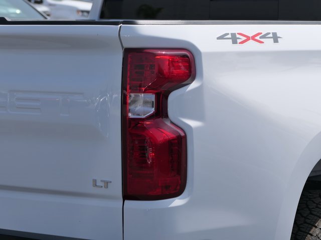 2025 Chevrolet Silverado 1500 LT photo 4
