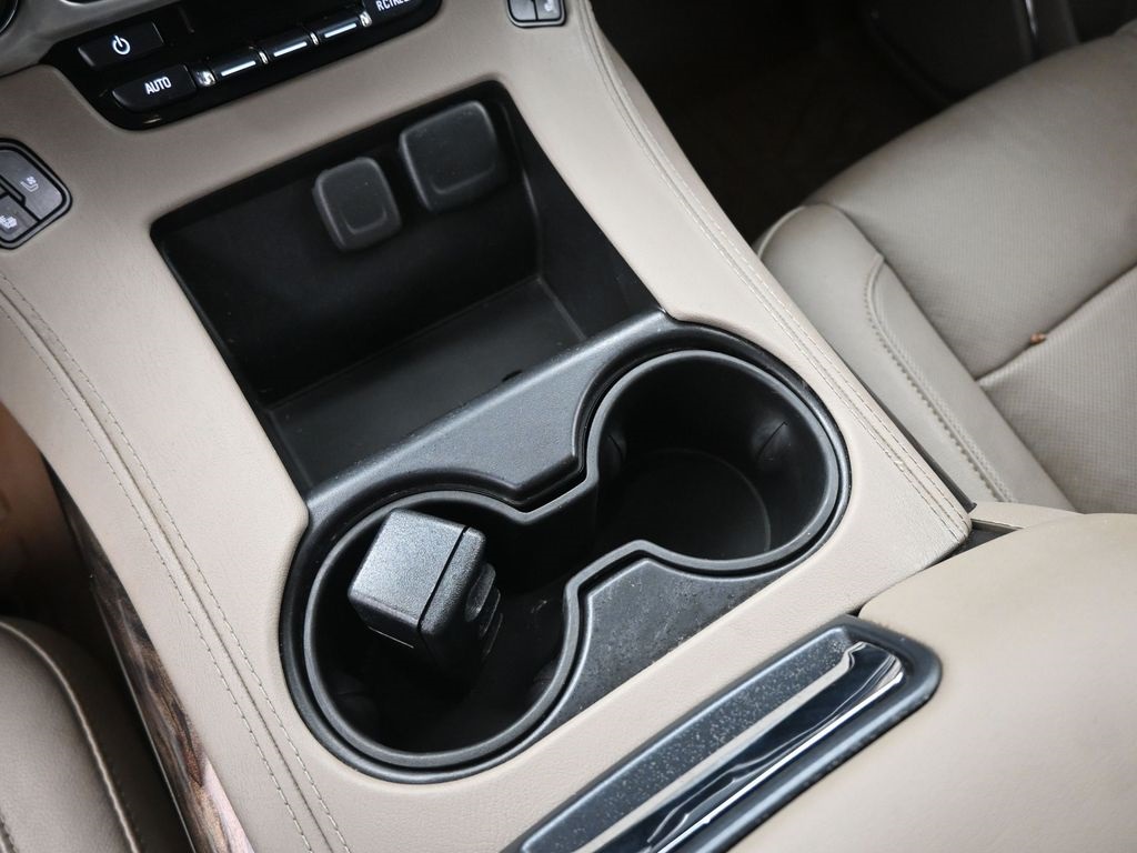2017 Gmc Yukon SLT photo 30