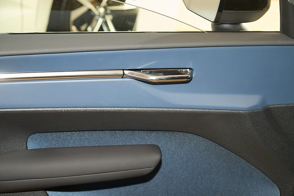 2026 VOLVO EX30 - Image 7