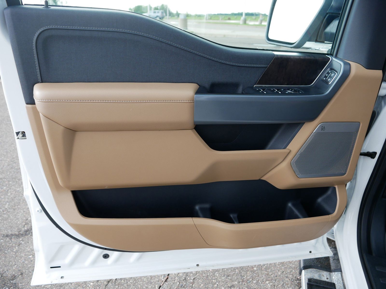 2023 Ford F-150 Lariat photo 12