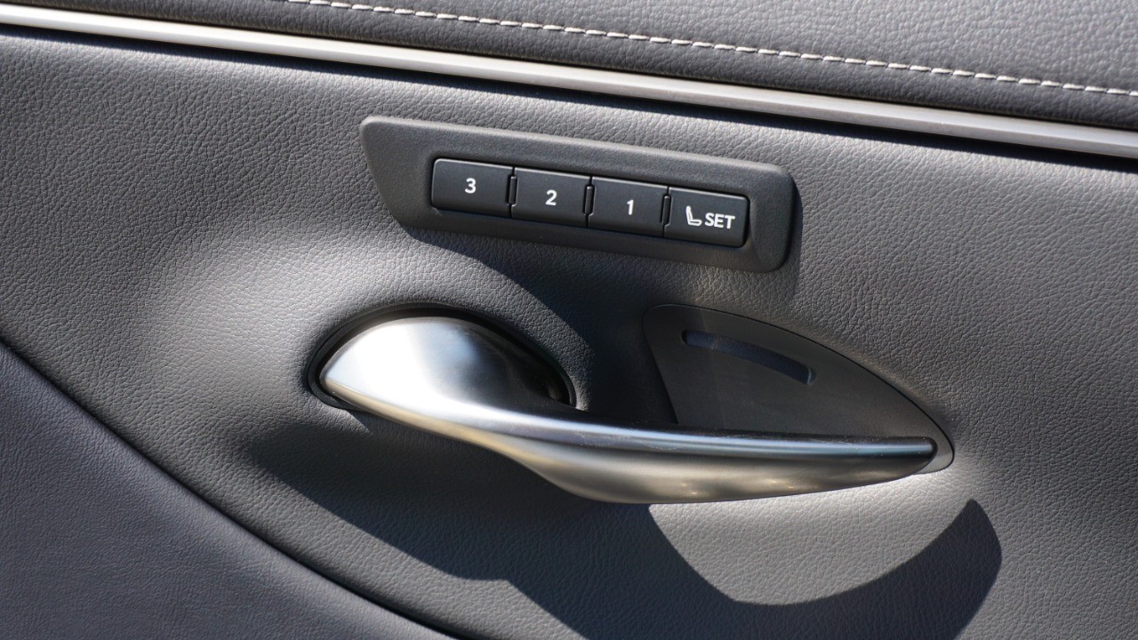 2023 Lexus ES 350 photo 20