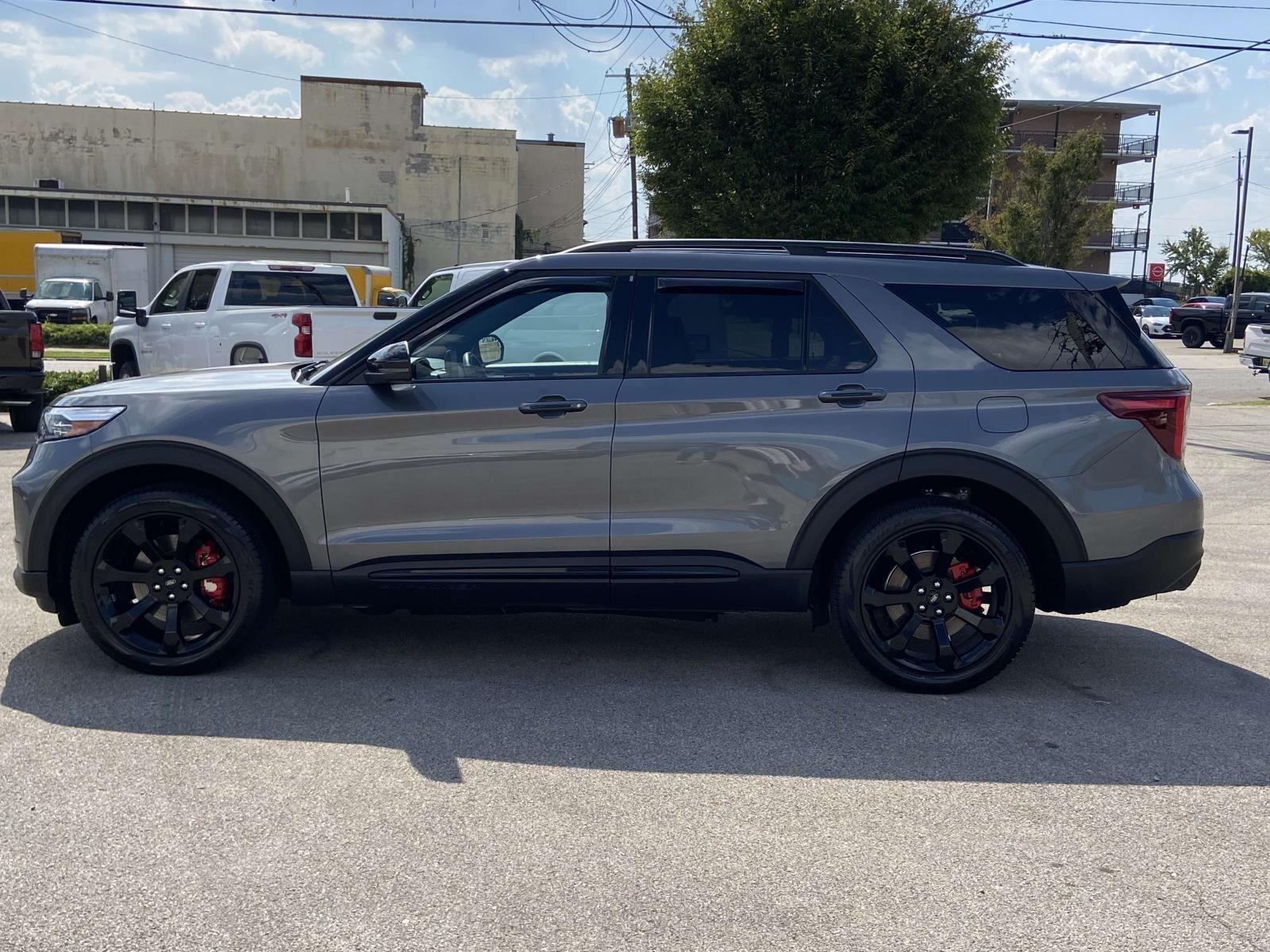 2023 Ford Explorer ST photo 18