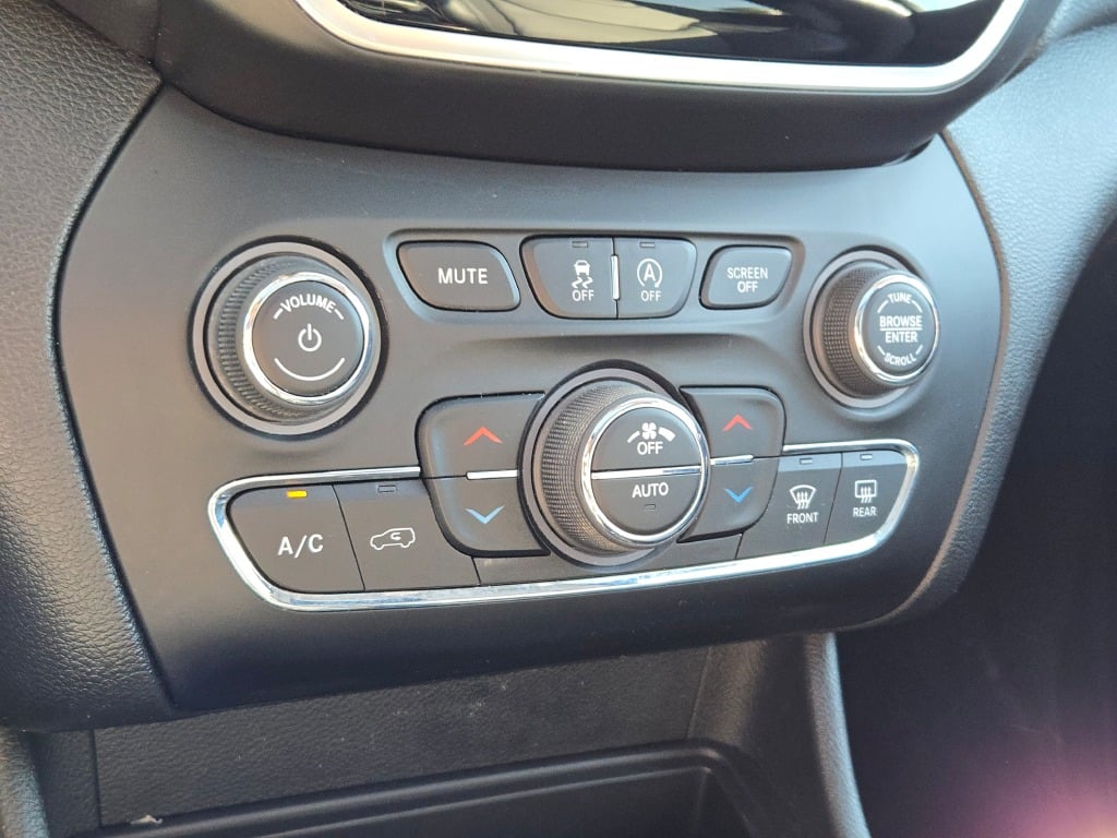 2022 Jeep Cherokee Limited photo 28