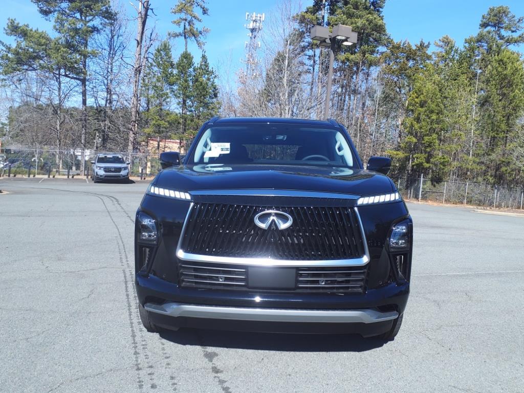 2025 Infiniti QX80 Luxe photo 2