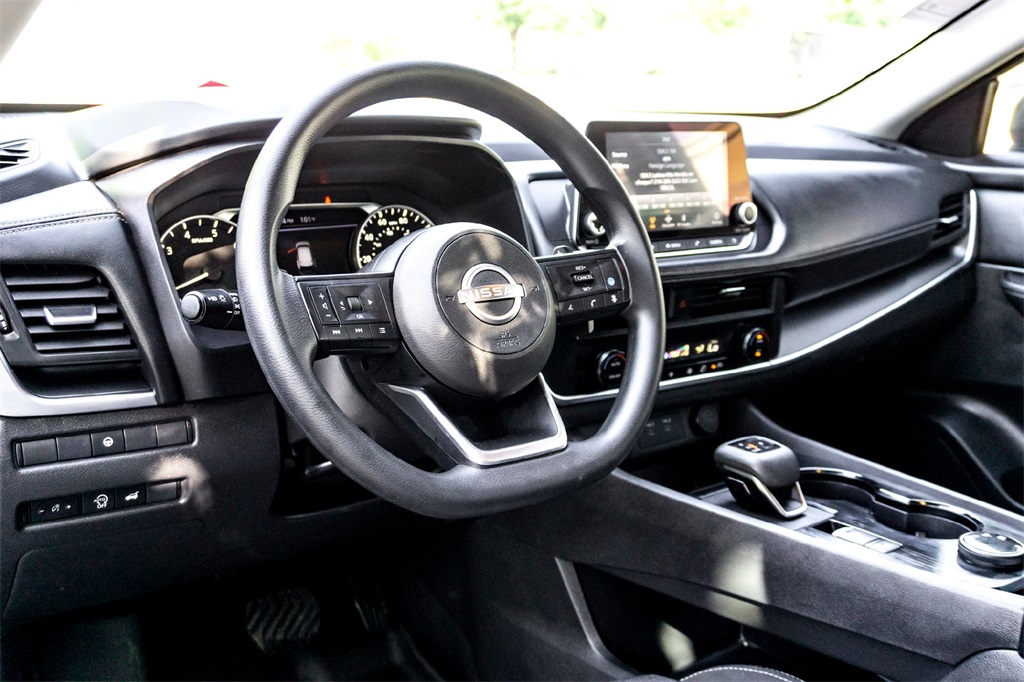 2024 Nissan Rogue SV photo 14