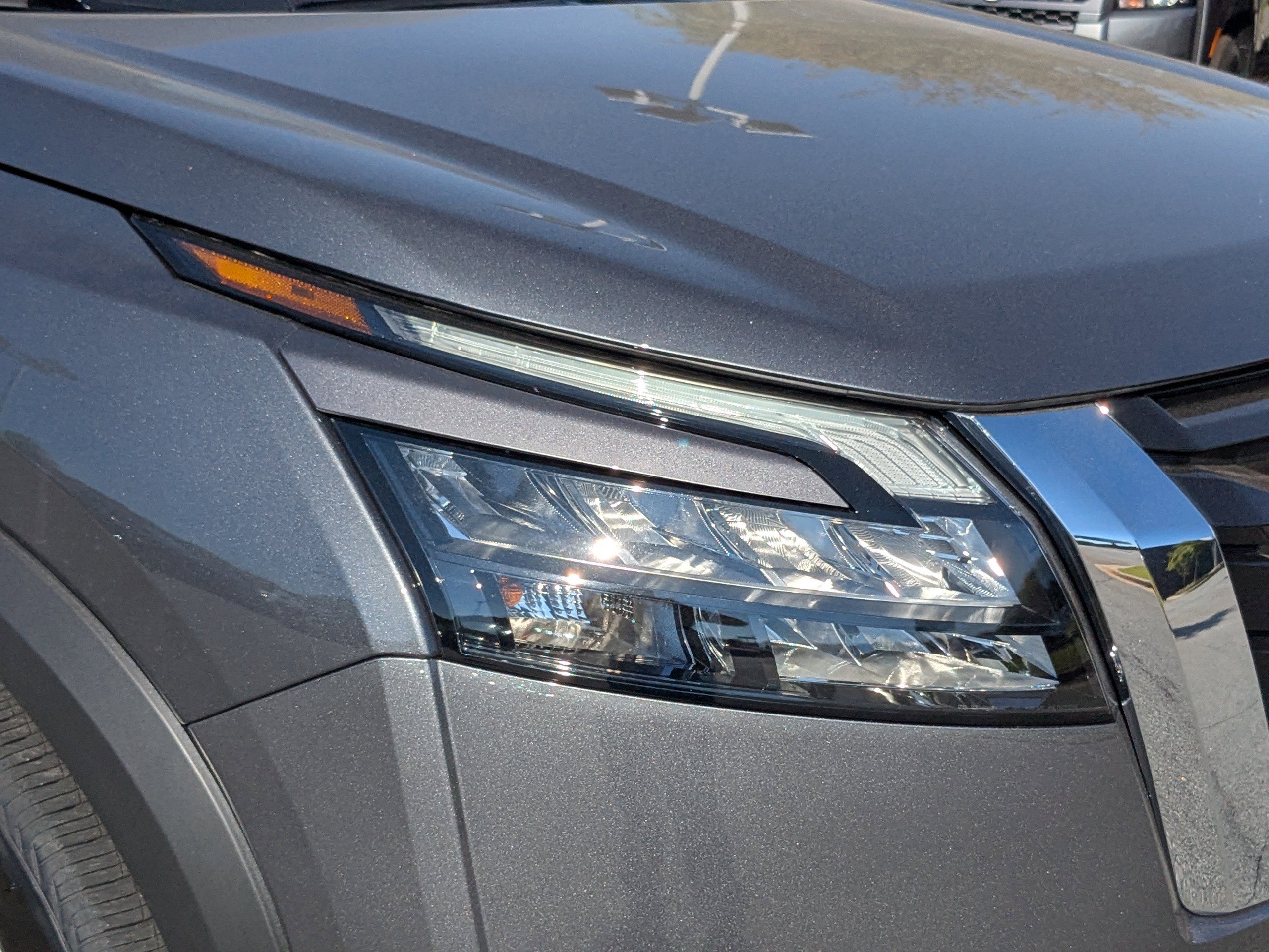2025 Nissan Pathfinder S photo 5