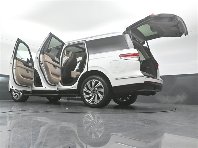 2023 LINCOLN NAVIGATOR - Image 49