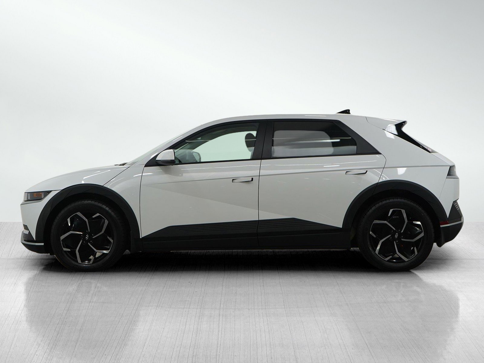 Certified 2023 Hyundai IONIQ 5 SEL with VIN KM8KNDAF6PU204272 for sale in Minneapolis, Minnesota